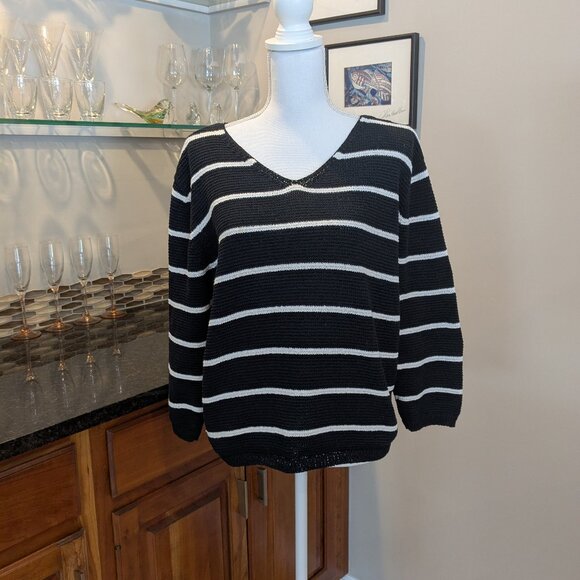 Classic Liz Claiborne Medium B&W Striped Cotton Knit Pullover Sweater V-Neck 3/4 - Picture 2 of 5